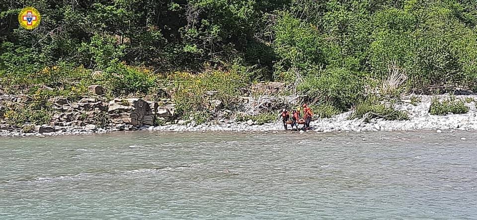 30 maggio 2021. Marsaglia (PC). Si procura accidentalmente un trauma durante gita in canoa.