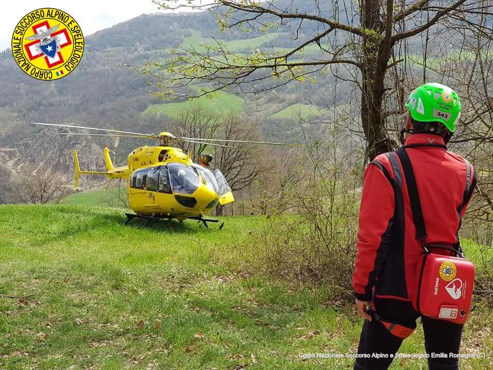 21 aprile 2018. Lizzano in Belvedere (BO). Precipita con il parapendio, intervengono Soccorso Alpino ed Elisoccorso