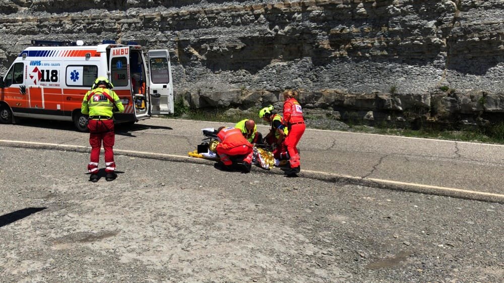 9 giugno 2018. Corniolo - Santa Sofia (FC). Motociclista finisce a terra: interviene anche l'elisoccorso.