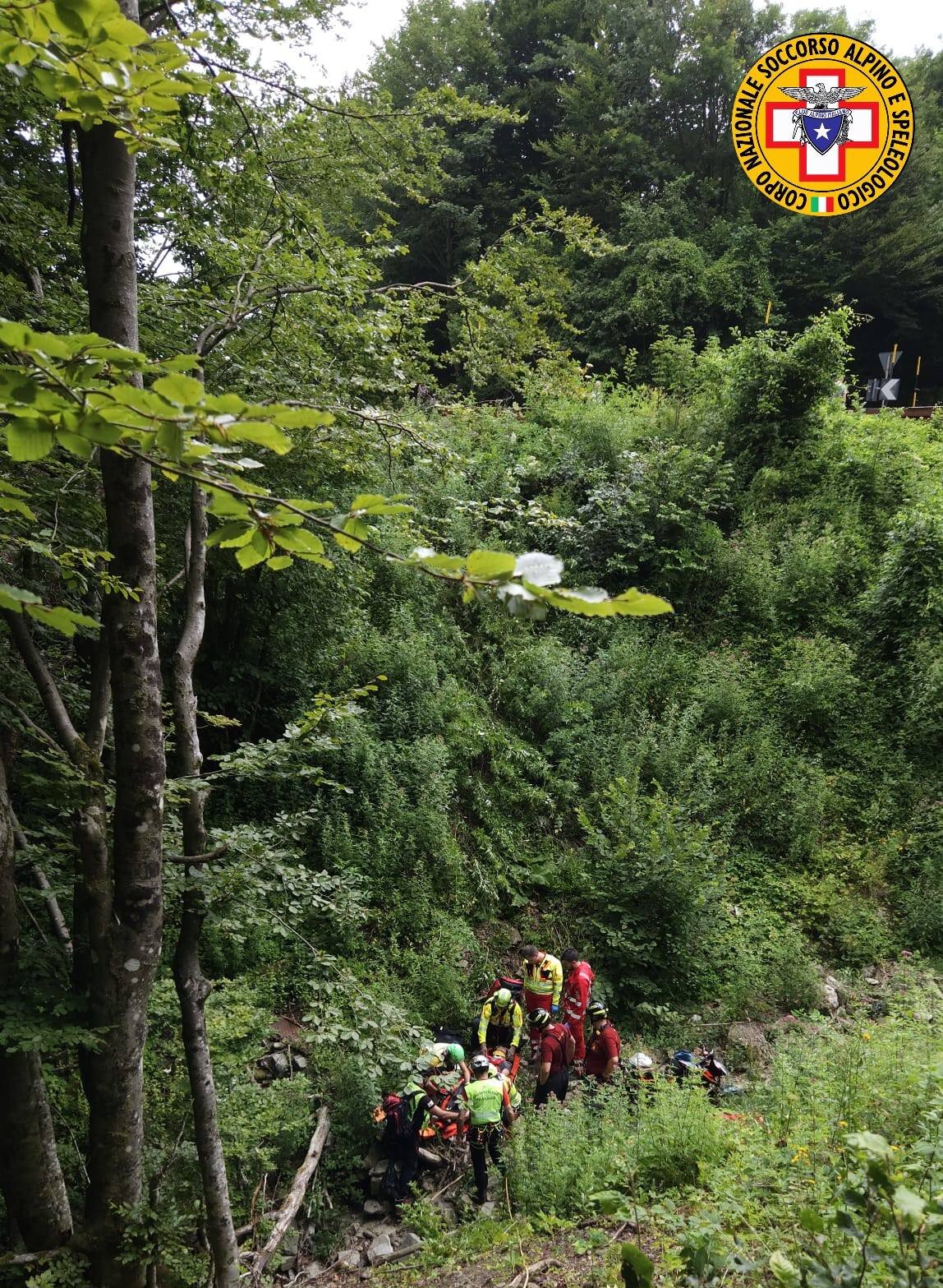 19 luglio 2025. Togo (Berceto - PR). Soccorso biker precipitato in scarpata.