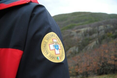 15 aprile 2020. Castel d'Aiano (Bo). Donna scivola infortunandosi ad una gamba. Nel pomeriggio di mercoled&igrave; 15 aprile, i tecnici del Soccorso Alpino sono stati attivati in aiuto di una donna cinquantaduenne, infortunatasi ad un arto inferiore nel comune