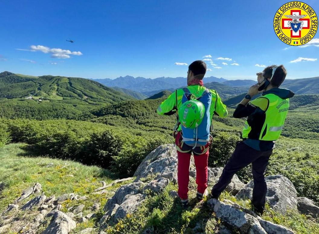 11 giugno 2022. Appennino Reggiano - Trovati resti di un velivolo nelle vicinanze del Rifugio Battisti