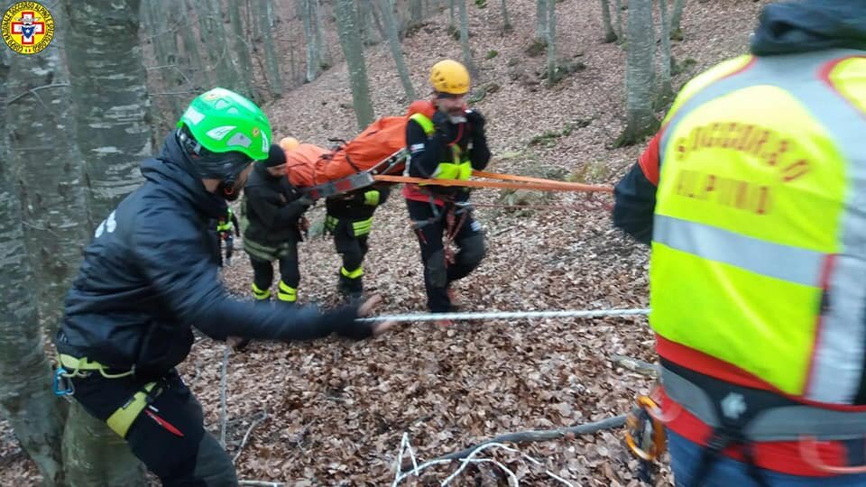 8 dicembre 2018. Piane di Lama Mocogno (MO). Motociclista perde la vita cadendo nel bosco.