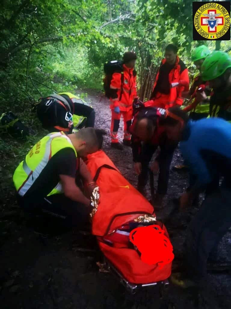 4 giugno 2019. Cascate del Bucamante (MO). Si procura un trauma all'arto inferiore, interviene il Soccorso Alpino.
