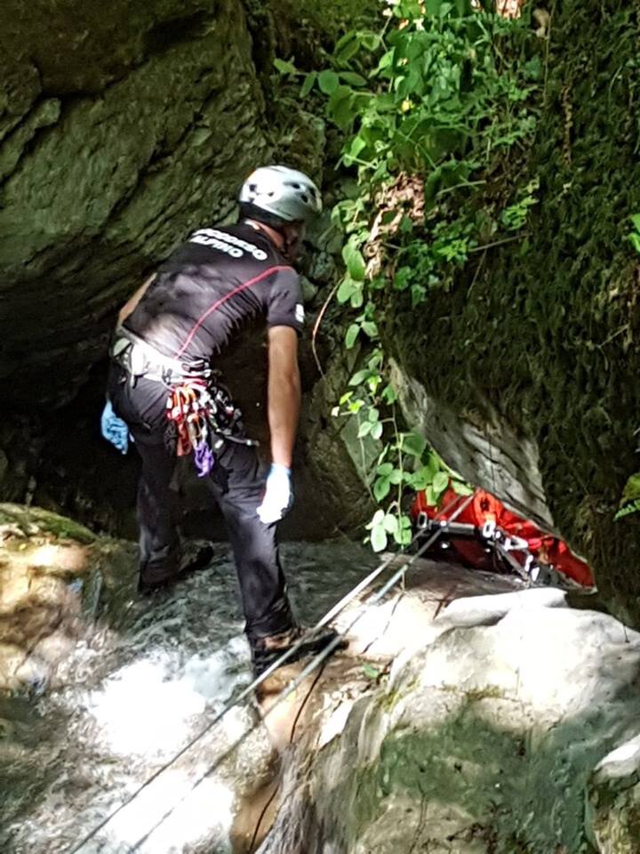 Montarsiccio/Torrente Gelana (Bedonia &ndash; PR). Pescatore scivola lungo una scarpata; ritrovato senza vita.
