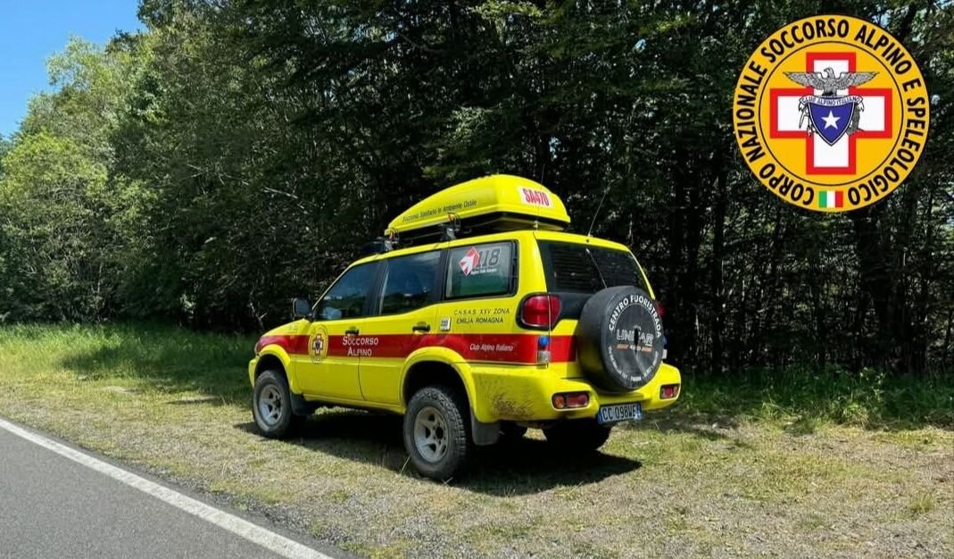 16 agosto 2025. Lago Santo Parmense (Corniglio - Pr) Escursionista scivola sul sentiero procurandosi un forte trauma ad un arto superiore