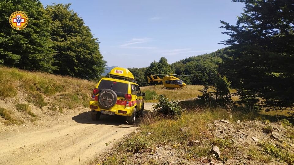 26 giugno 2022. Monte Croce del Ferro (PR). Cade con la bici su sentiero.