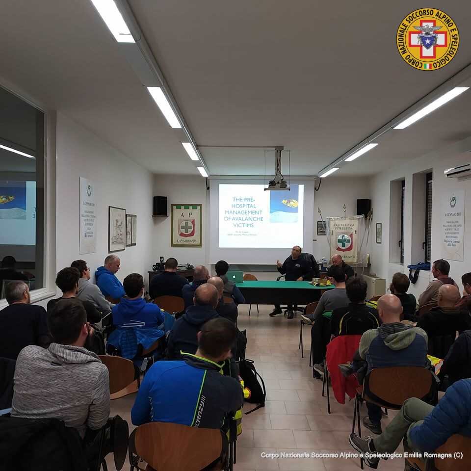 Formazione ed addestramento sui temi di soccorso in travolto da valanga ed ipotermia.