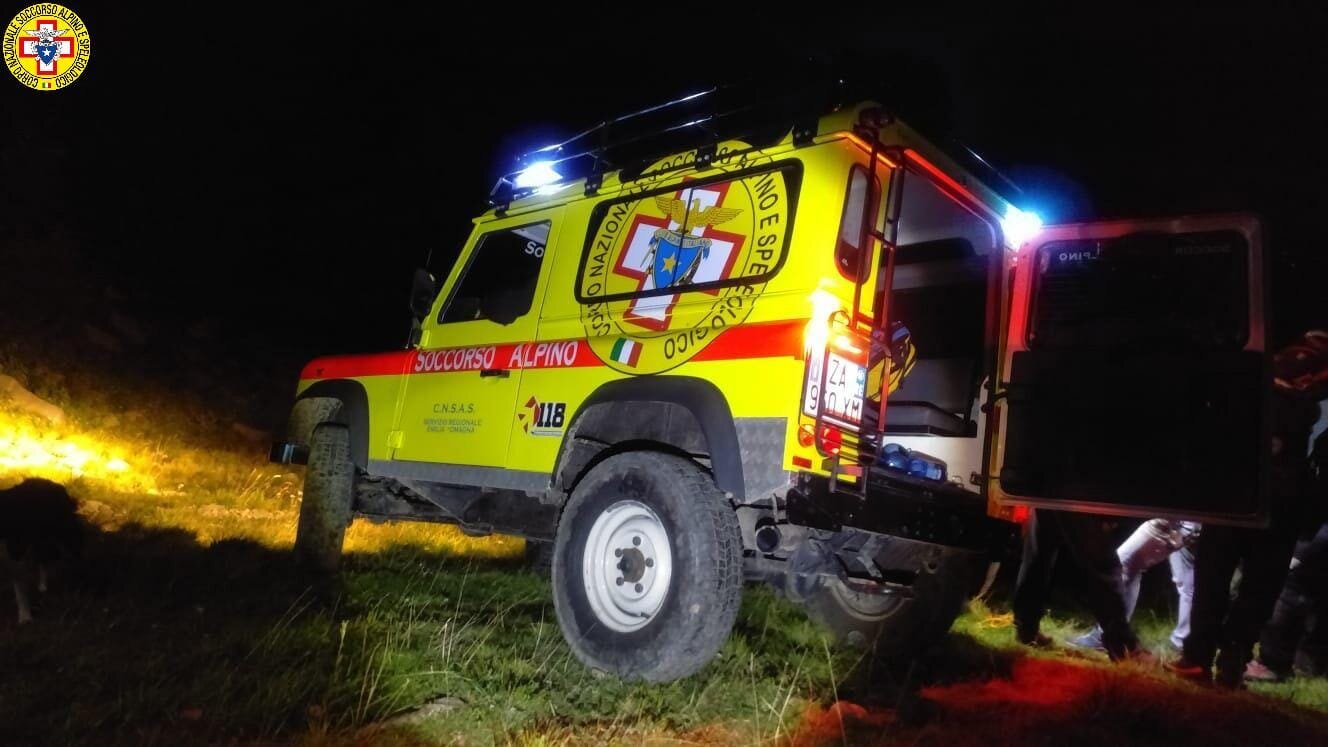 14 novembre 2018. Lama Mocogno (Mo). Boscaiolo esce di strada e rimane bloccato dal buio. Raggiunto dal Soccorso Alpino.