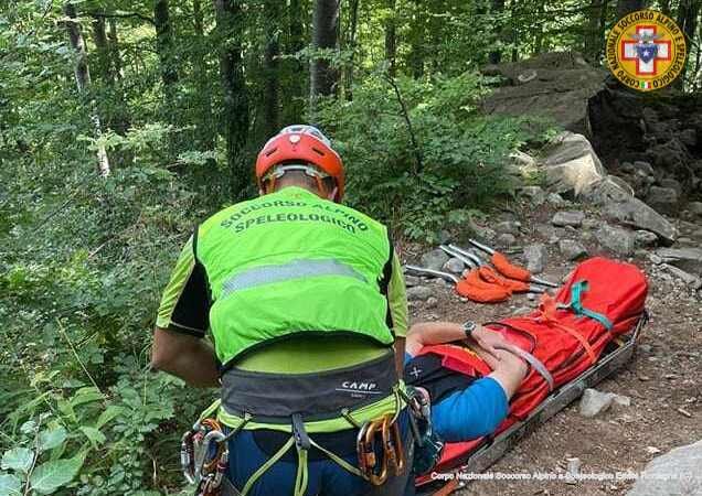 21 agosto 2022. Lagdei - Corniglio (PR). Cade durante escursione su sentiero.