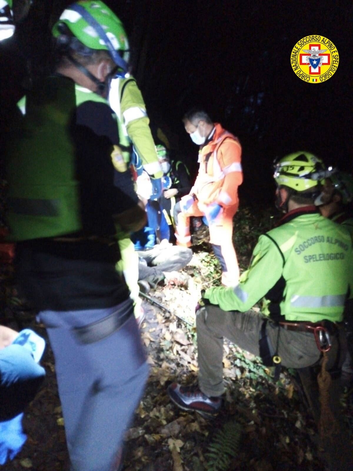 25 ottobre 2020. Cscate dell'Acquacheta (FC). Cade e si procura diversi traumi durante escursione.