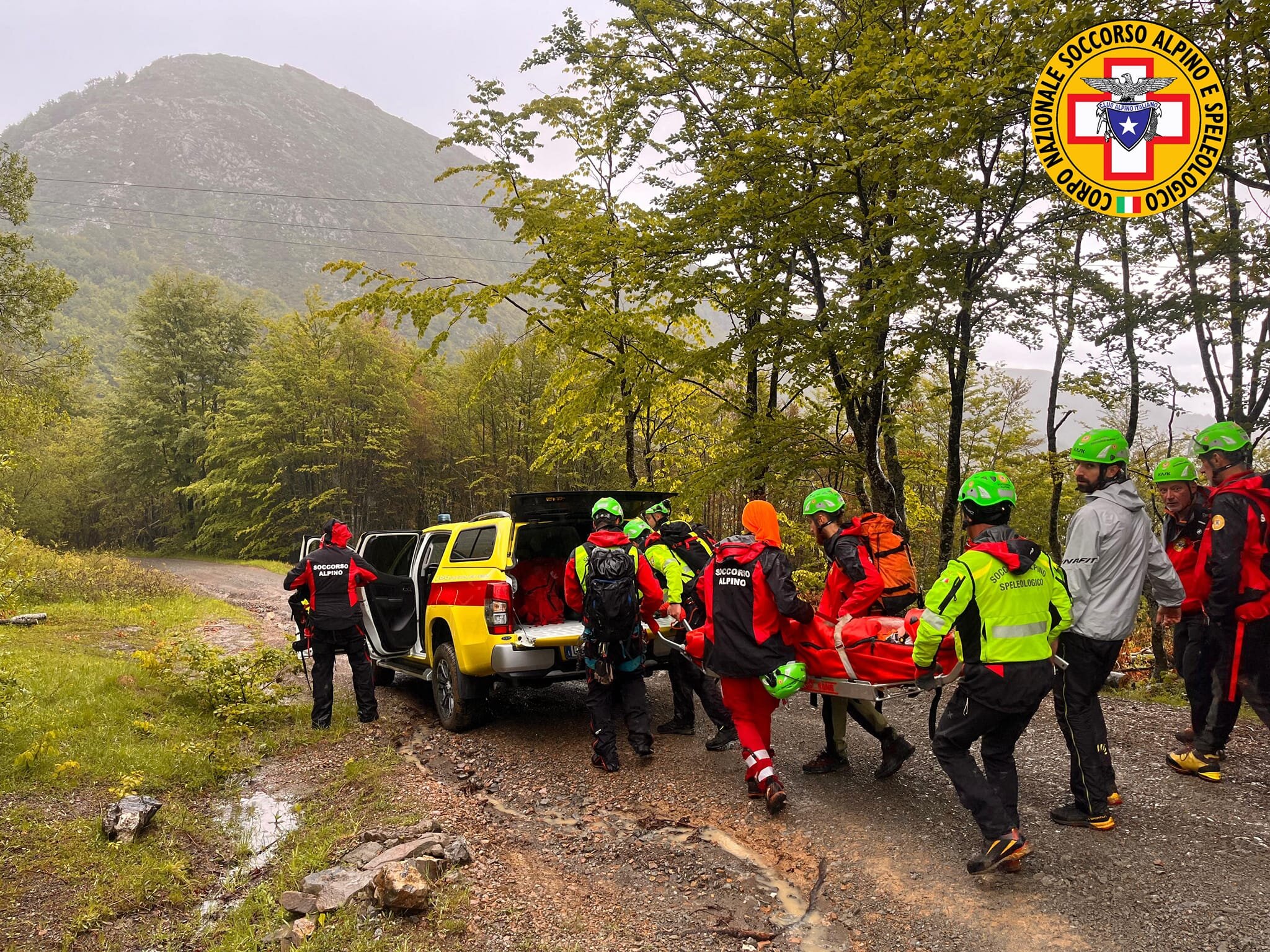 2 giugno 2024. Peschiera Zamboni - Villa Minozzo (RE). Soccorsa escursionista con trauma all'arto inferiore.