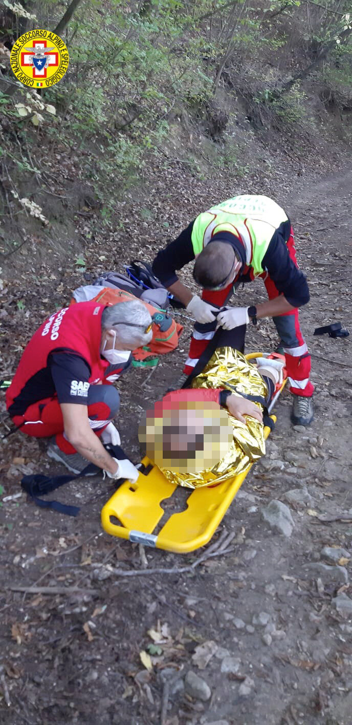 23 ottobre 2021. Monte Sole - Marzabotto (BO). Cade durante allenamento di trial running. 23 ottobre 2021. Monte Sole - Marzabotto (BO). Cade durante allenamento di trial running.