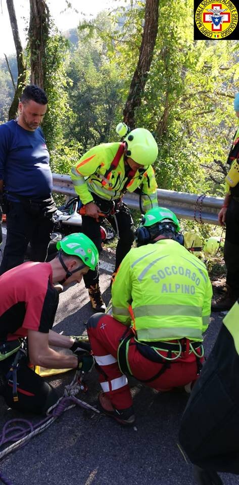 14 ottobre 2018. Calderara di Reno (BO). Cade in dirupo dalla moto. Recuperato e soccorso dal soccorso alpino e elisoccorso.