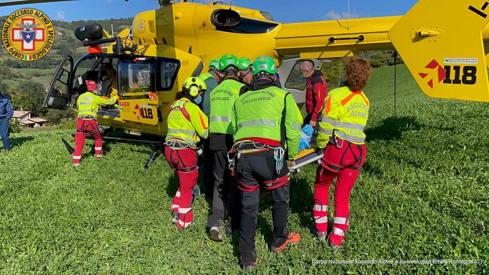 10 ottobre 2021. Costaborga - Vetto (RE). Cade dalla moto e si procura un trauma alla gamba.