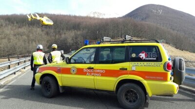30 settembre 2017 - Passo del Muraglione (FC) Intervento dei tecnici della Stazione Monte Falco in appoggio all'equipaggio di Eliravenna per grave incidente motociclistico