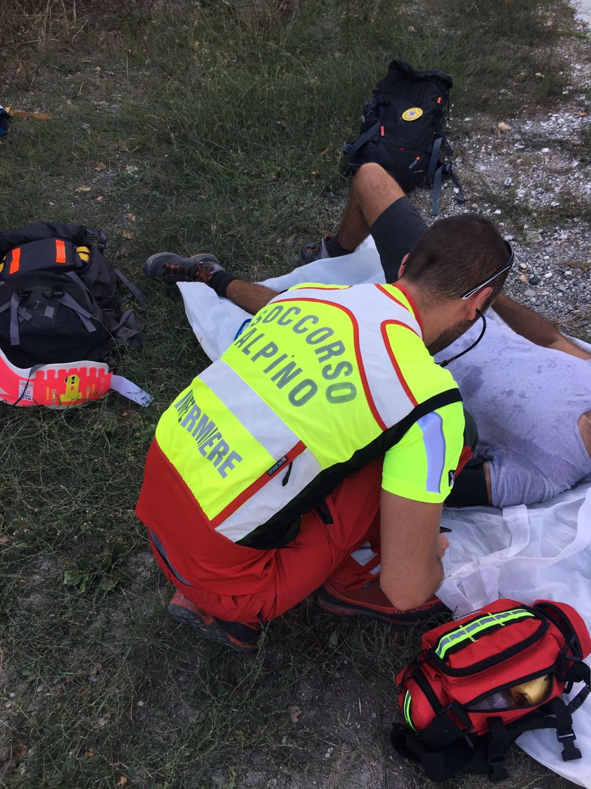 Sabato 26 agosto 2017. Intervento dei tecnici e sanitari della Stazione Monte Falco per rintracciamento e soccorso a escursionista su Sentiero dei Calanchi (FC)