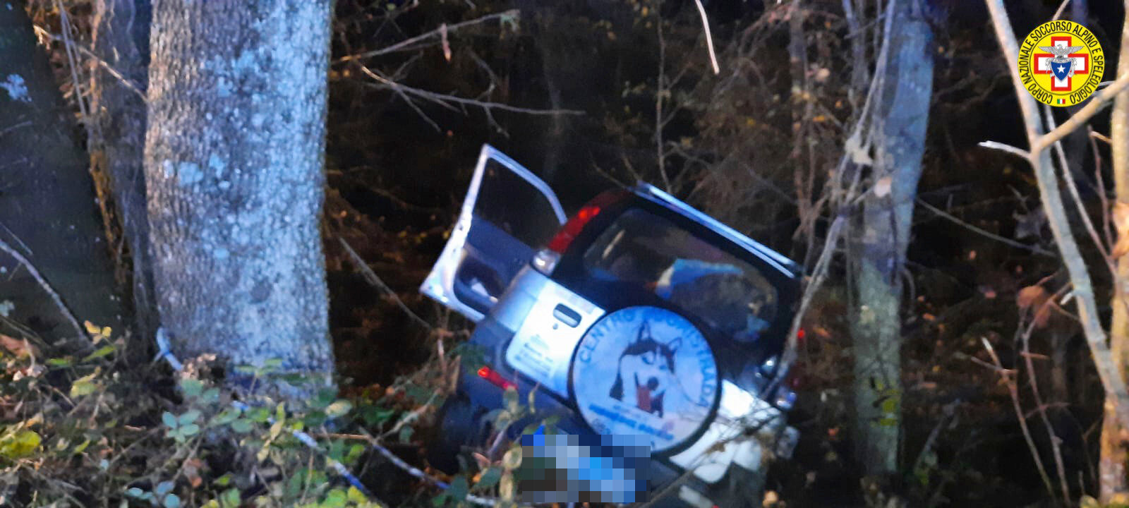 27 novembre 2020. Monteacuto - Grizzana Morandi (BO). Finisce in una scarpata con l'auto.