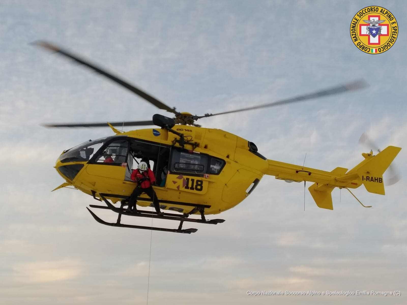 25 marzo 2022. Monte Giovo (MO). Individuati e messi in salvo escursionisti in difficolt&agrave; sul crinale.