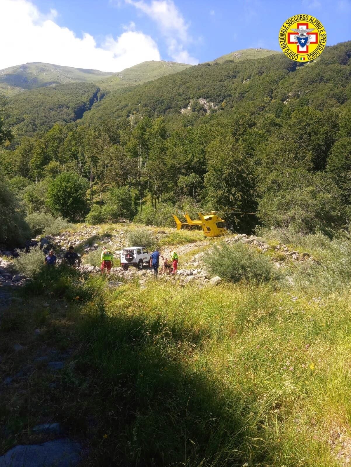 4 luglio 2020. Collagna Ventasso (RE). Cade durante escursione e si procura una trauma ad una gamba.