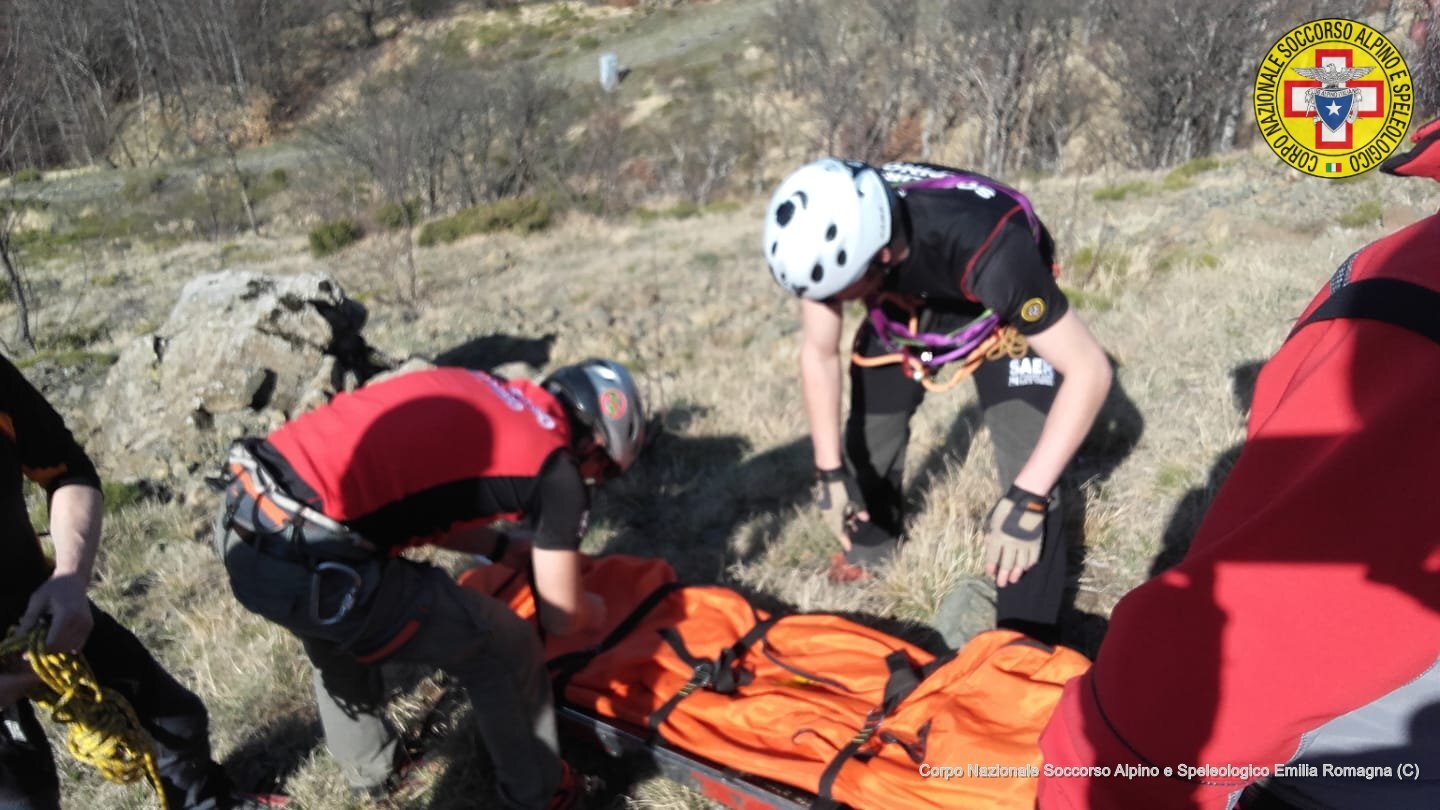 8 giugno 2019. Monte Sporno (Calestano - Pr). Cade in bicicletta, recuperato dal Soccorso Alpino.