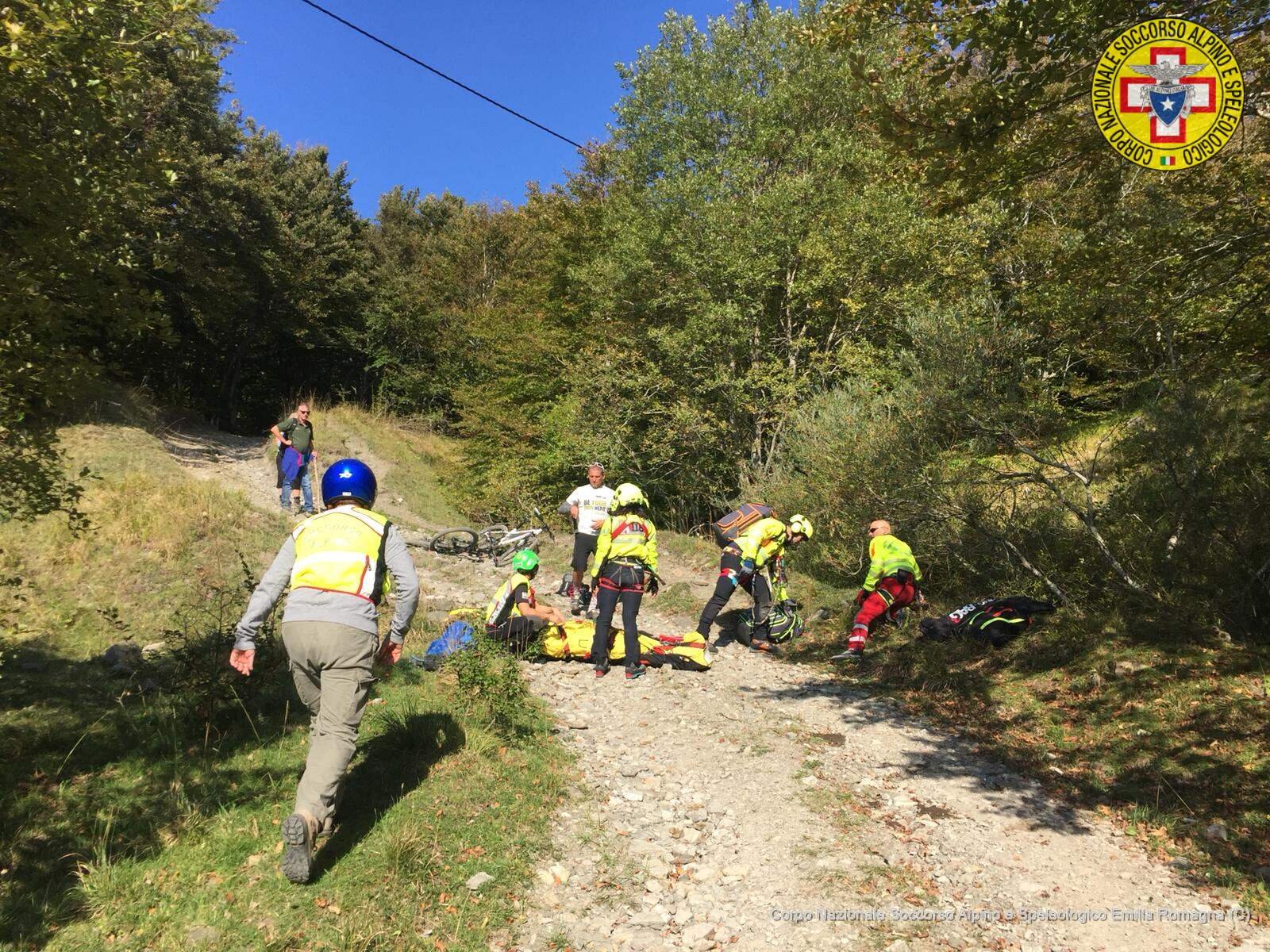 30 settembre 2018. Monte Ventasso sentiero 667. Brutta caduta da mountain bike. Intervengono Soccorso Alpino ed elisoccorso.