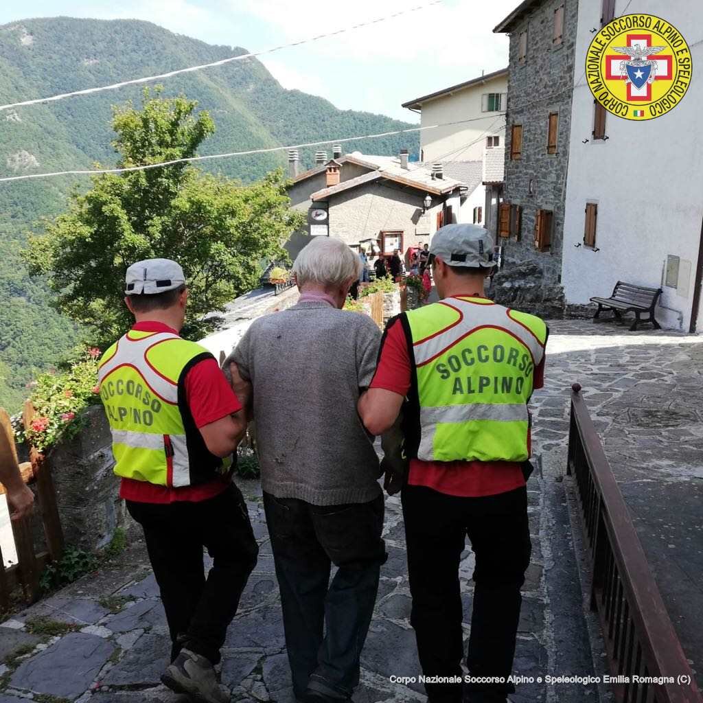 4agosto 2018. Monteacuto delle Alpi (BO). Perde l'orientamento e vaga nel bosco, ritrovato in mattinata dai tecnici del Soccorso Alpino.