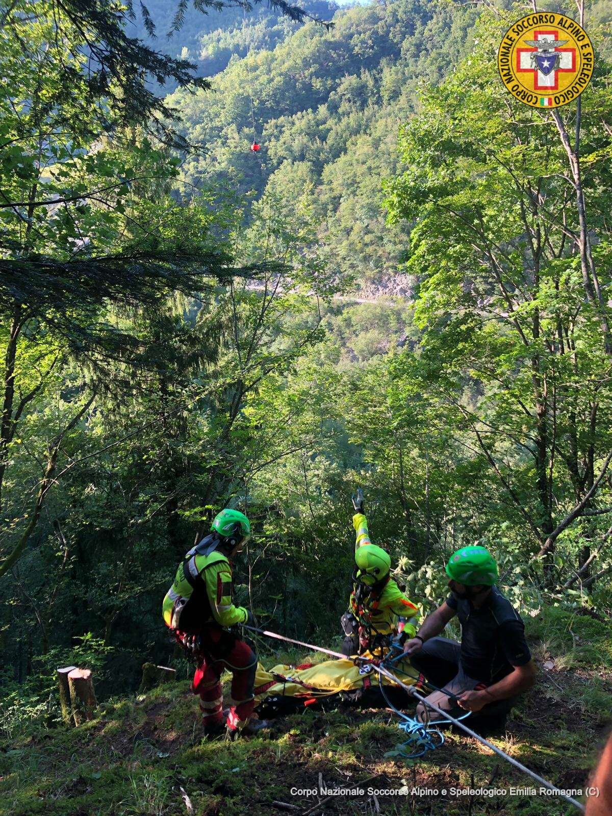 12 settembre 2019. Torrente Fellicaro - Fanano (MO). Soccorso fungaiolo punto da vespe.