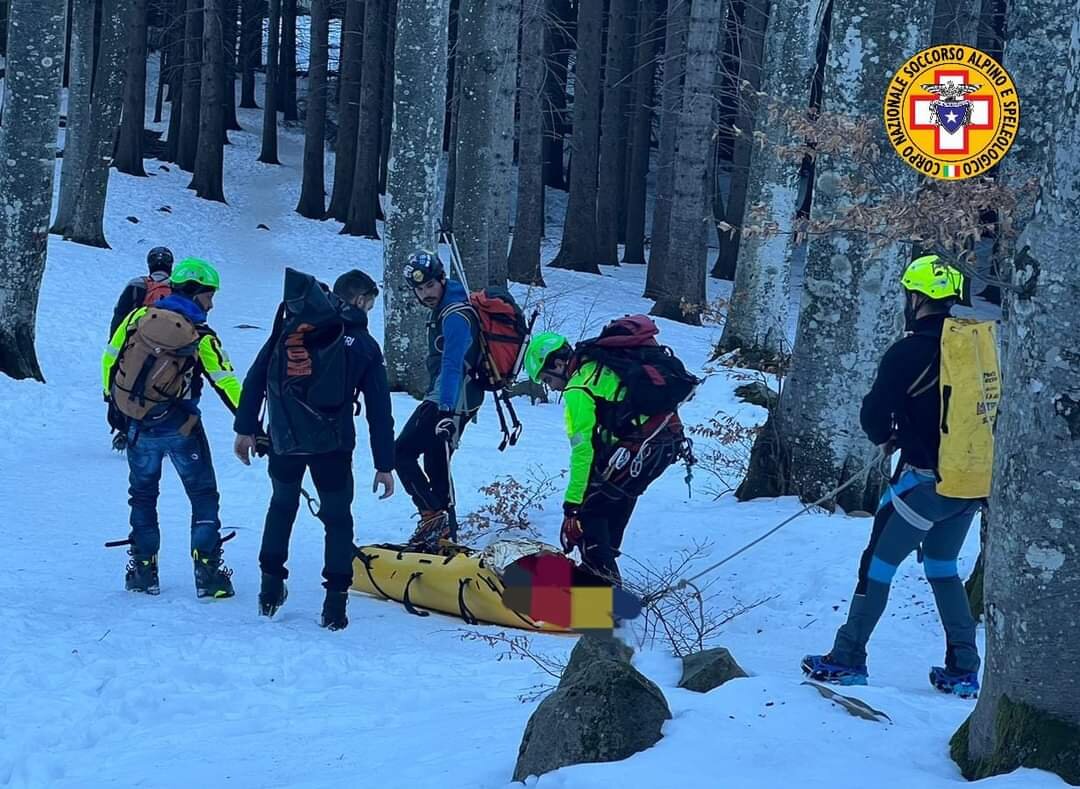 12 febbraio 2023. Lagdei (Corniglio -PR). Si procura un trauma su sentiero.