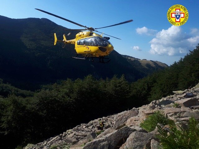4 agosto 2019. Lagdei (PR). Brutta caduta per escursionista, intervengono elisoccorso e Soccorso ALpino.