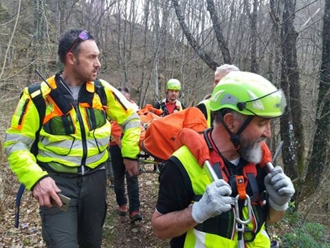 Bagno di Romagna (Forl&igrave; Cesena) - Soccorso ad una donna scivolata nel bosco