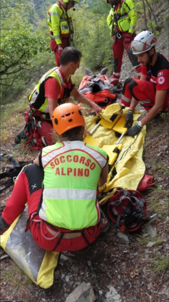 BRUGNETO (Ferriere- PC). Cade con la moto in una scarpata. Salvato dal Soccorso Alpino.