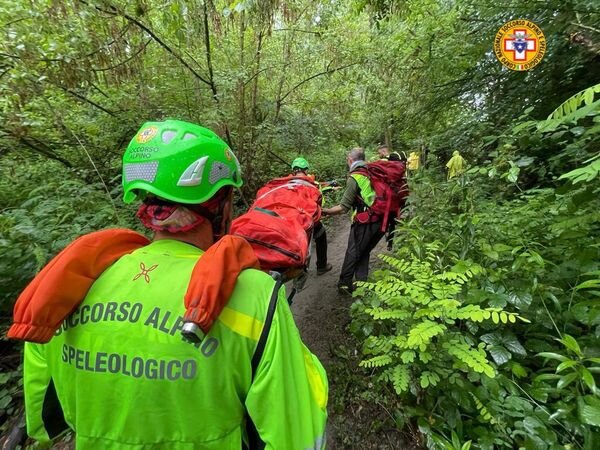 29 maggio 2022. Laghetti del maglio (BO). Scivola durante escursione procurandosi un trauma.