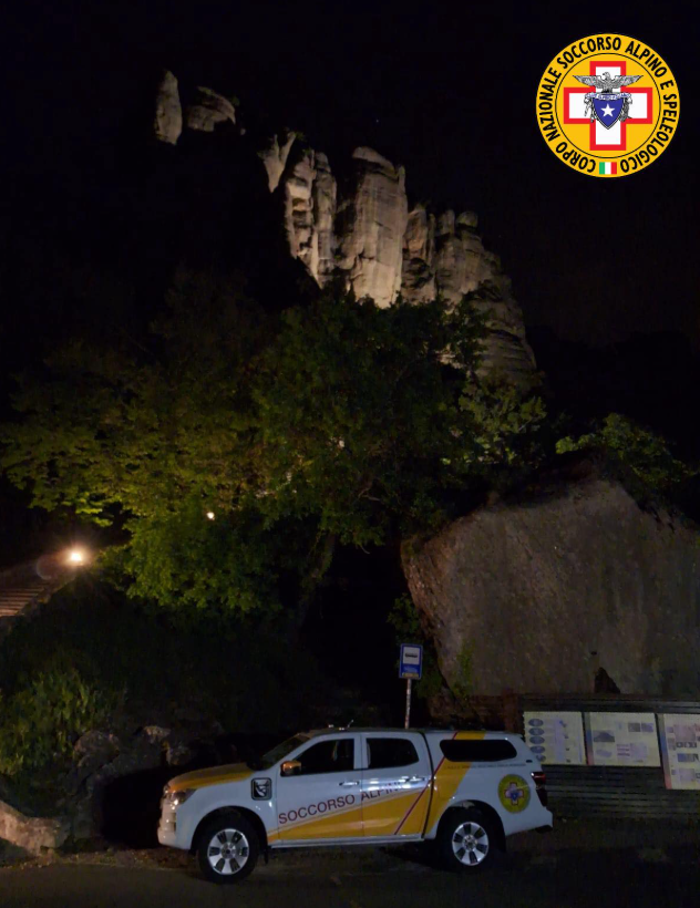 8 maggio 2026. Pietra di Bismantova (Castelnovo ne Monti - RE). Recuperati due scalatori bloccati su una via d'arrampicata. 8 maggio 2026. Pietra di Bismantova (Castelnovo ne Monti - RE). Recuperati due scalatori bloccati su una via d'arrampicata.