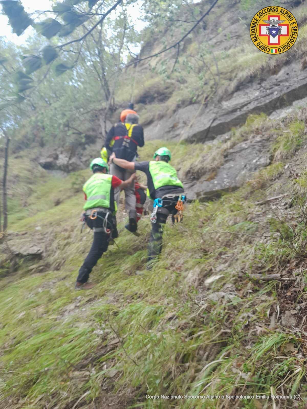25 agosto 2022. Monte Avorgnolo - Santa Sofia (FC). Escursionista scivola in un canalone.
