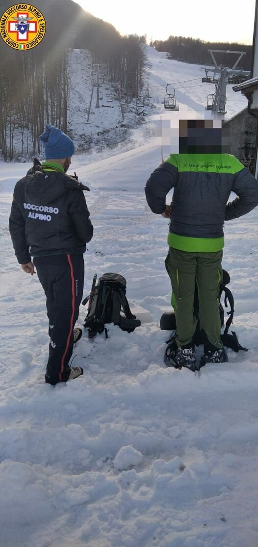 29 novembre 2021. Lago Frasconi (Mochio delle Corti - Pr) Ciaspolatore perde l'orientamento.