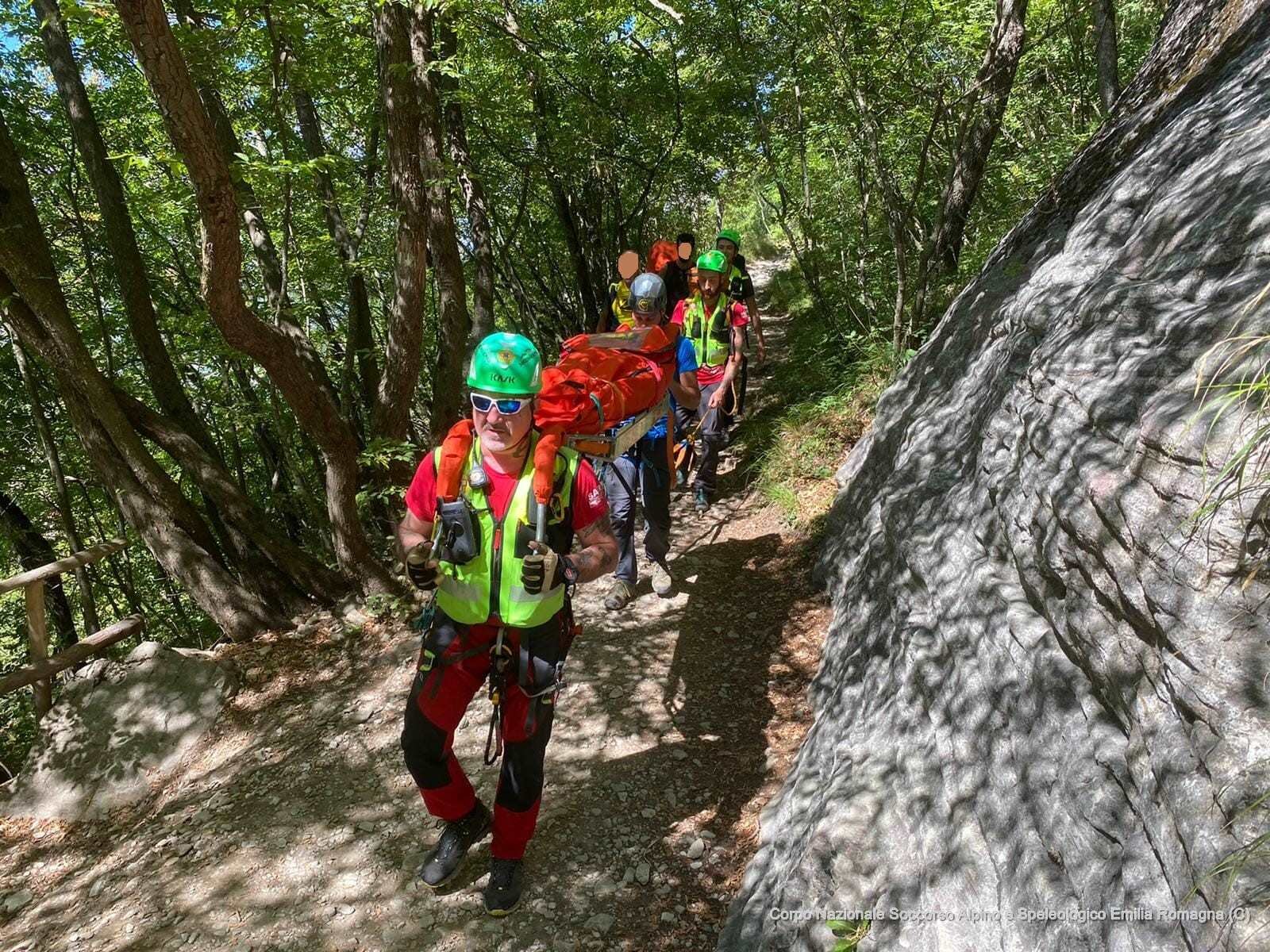 14 agosto 2022. Pietra di Bismantova (RE). Escursionista cade su sentiero.