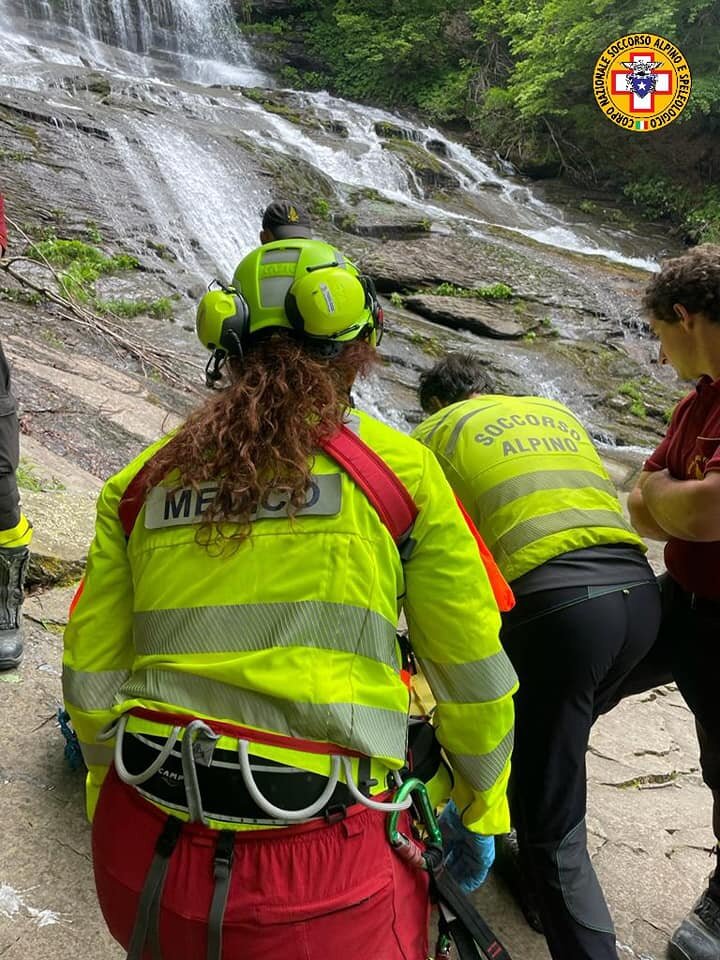 17 giugno 2023. Cascate del Doccione ( Fanano - MO). Escursionista cade procurandosi un trauma