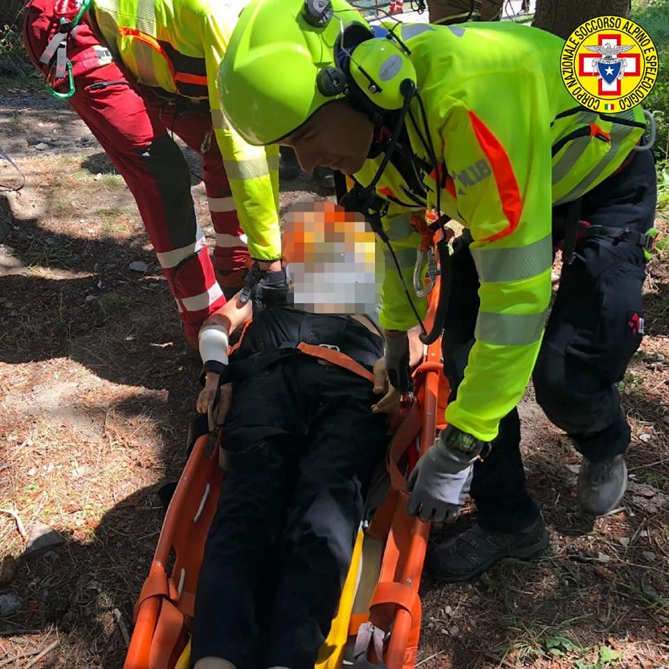 27 agosto 2018. Roncoscaglia (Sestola &ndash; Mo) Anziano scivola nel bosco infortunandosi ad una gamba. Raggiunto dal Soccorso Alpino e trasportato all&rsquo;ospedale in Elicottero.