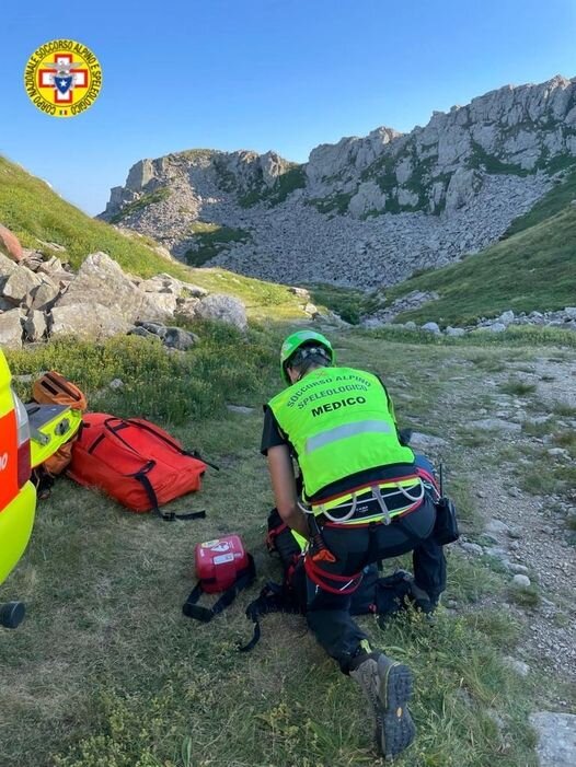 11 agosto 2021. Passo Belfiore (Ventasso - Re) Coppia di escursionista in difficolt&agrave;