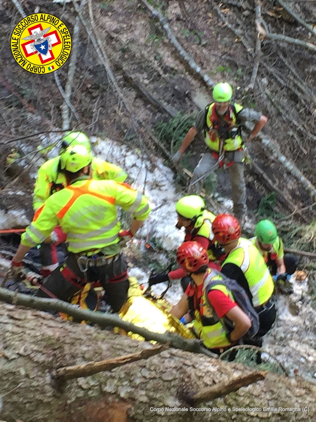 25 aprile 2018. Passo della Calla - Campigna, Santa Sofia (FC). Difficoltoso intervento di soccorso per due escursionisti