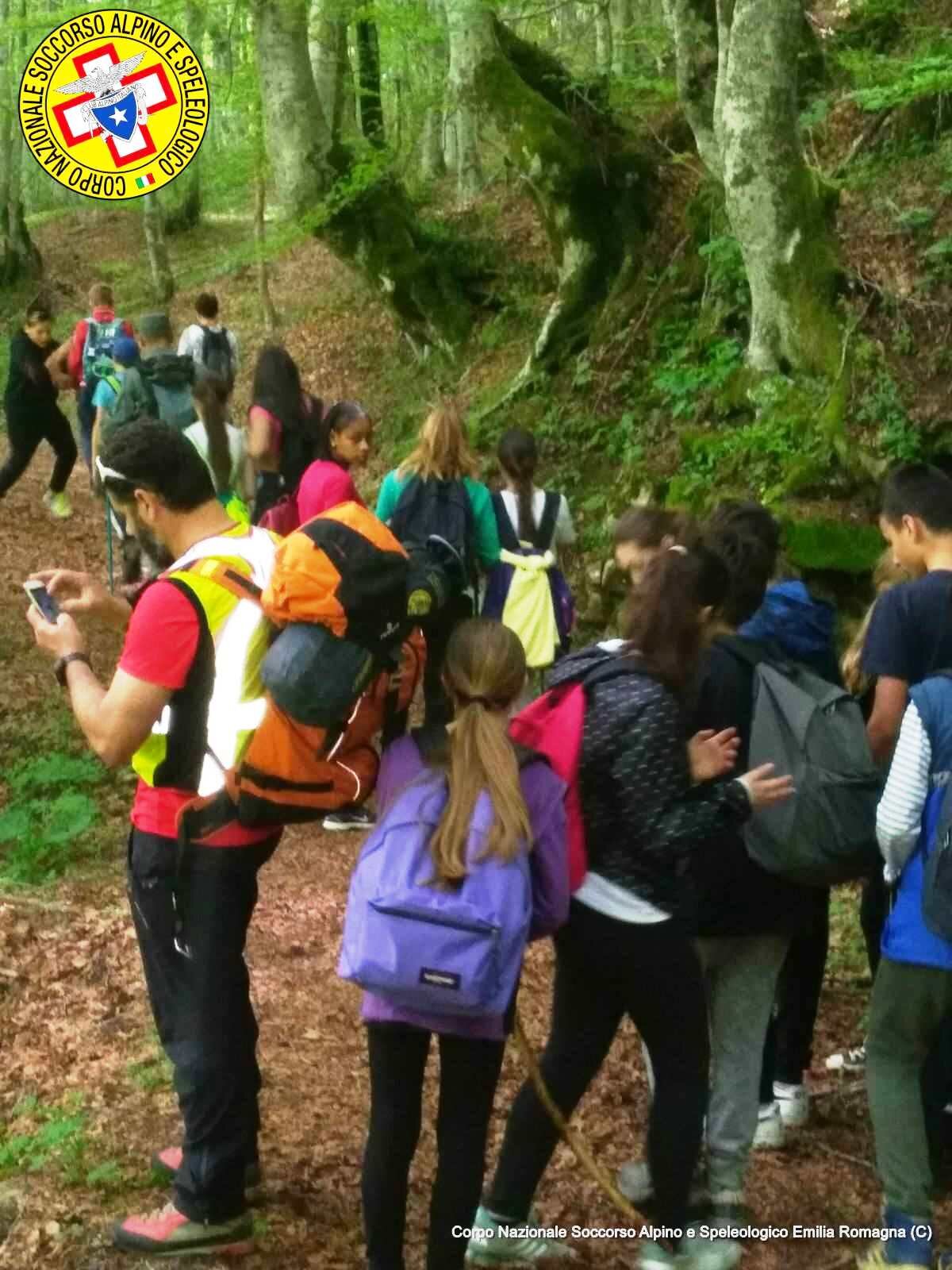 8 maggio 2018. Verghereto (FC) Eremo di S.Alberico. Il Soccorso Alpino ed i Carabinieri Forestali incontrano le scolaresche.