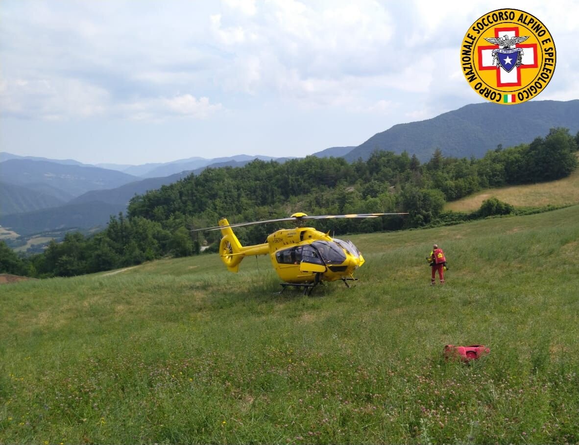 30 giugno 2025. (Passo Penice (Bobbio -PC). Intervento di soccorso per camion ribaltato in zona boschiva.