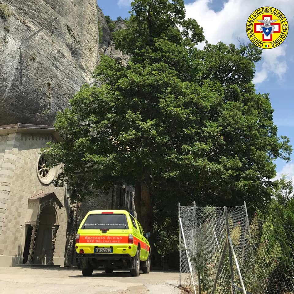8 luglio 2018. PIETRA DI BISMANTOVA (Castelnovo Monti-Re). Incidente mortale per un basejumper emiliano.