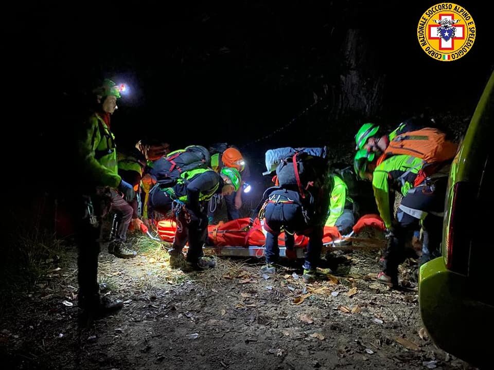 4 novembre 2022. Gessi Triassici (Villa Minozzo - RE). Impegnativo soccorso per un gruppi di escursionisti.