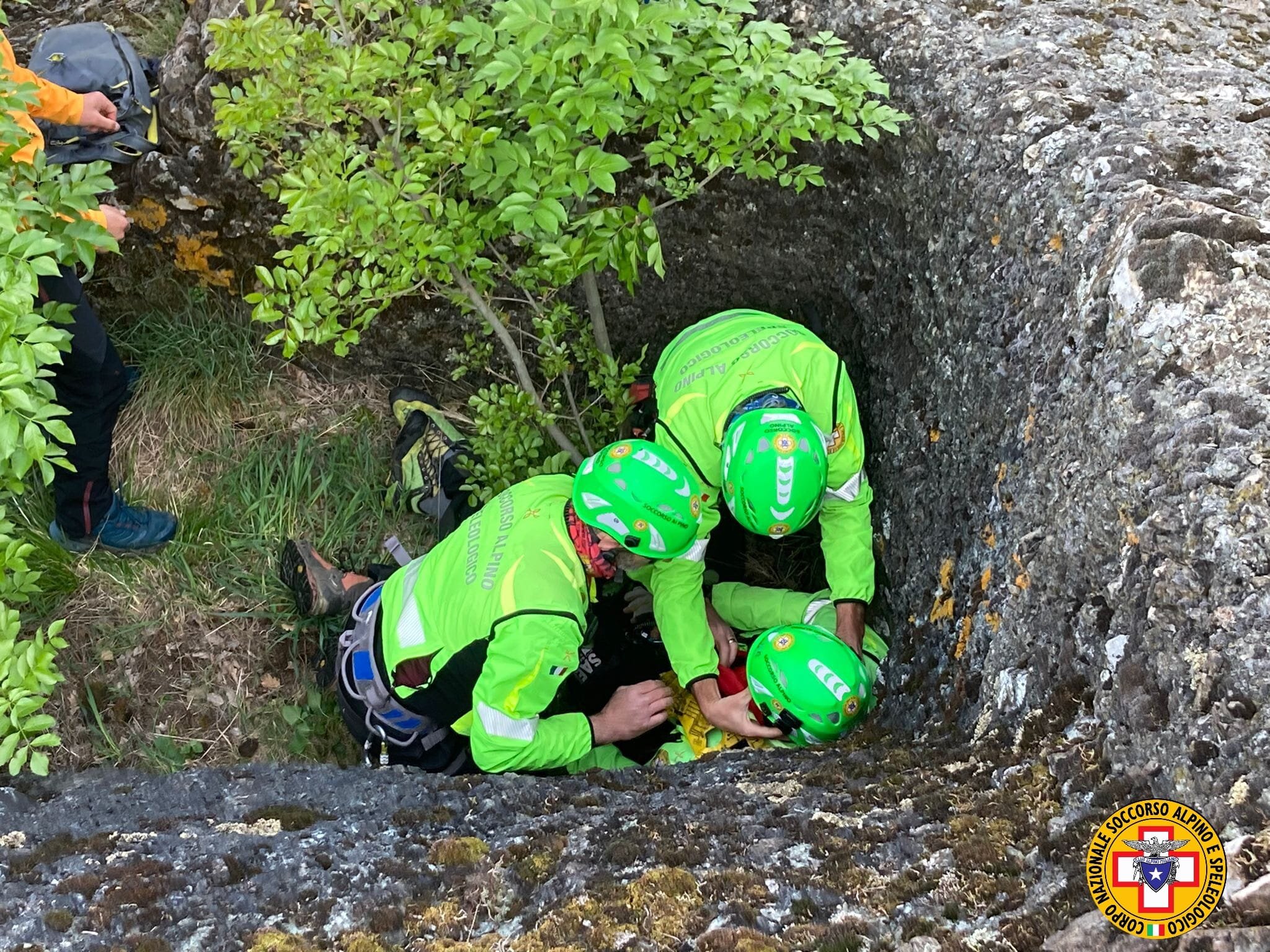 21 e 22 aprile 2023. Bobbio - Travo (PC). I tecnici del Soccorso Alpino si aggiornano sulla gestione sanitaria del paziente traumatizzato.