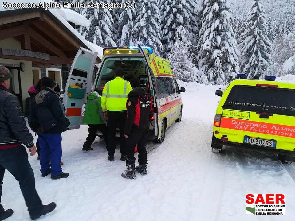 3 febbraio 2018 - Lagdei (Corniglio -PR). Donna scivola e si frattura la caviglia. Trasportata in ospedale.