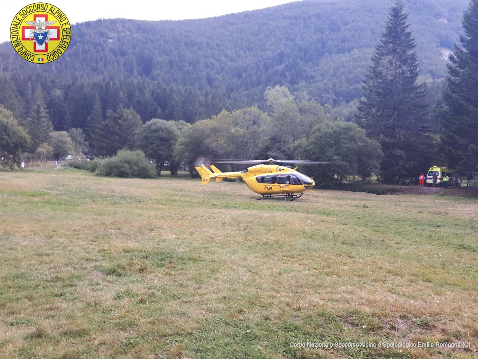 23 agosto 2018. Lagdei Rifugio Mariotti (PR). Cade su sentiero, interviene l'elisoccorso ed il Soccorso Alpino.