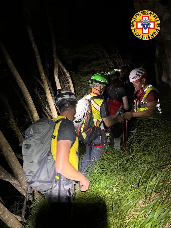 6 luglio 2024, Montecreto (MO). Soccorsi escursionisti in difficolt&agrave; in zona impervia.