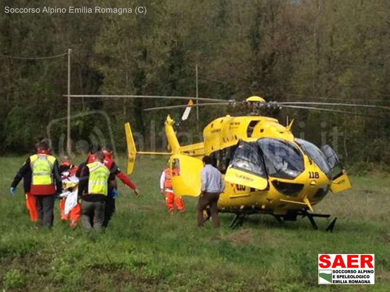 30 ottobre 2017 - Pieve di Rivoschio, Sarsina (FC) Anziano cerca le castagne e precipita nella scarpata intervengono i volontari della Stazione Monte Falco.